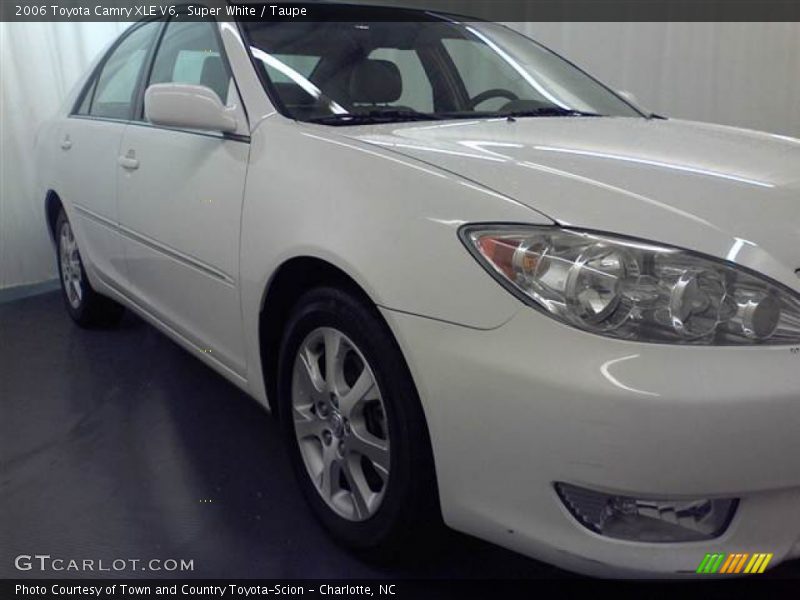 Super White / Taupe 2006 Toyota Camry XLE V6