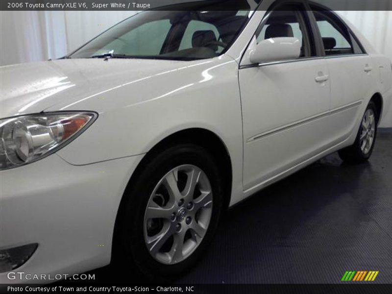 Super White / Taupe 2006 Toyota Camry XLE V6