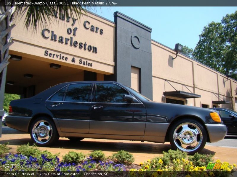 Black Pearl Metallic / Grey 1993 Mercedes-Benz S Class 300 SE