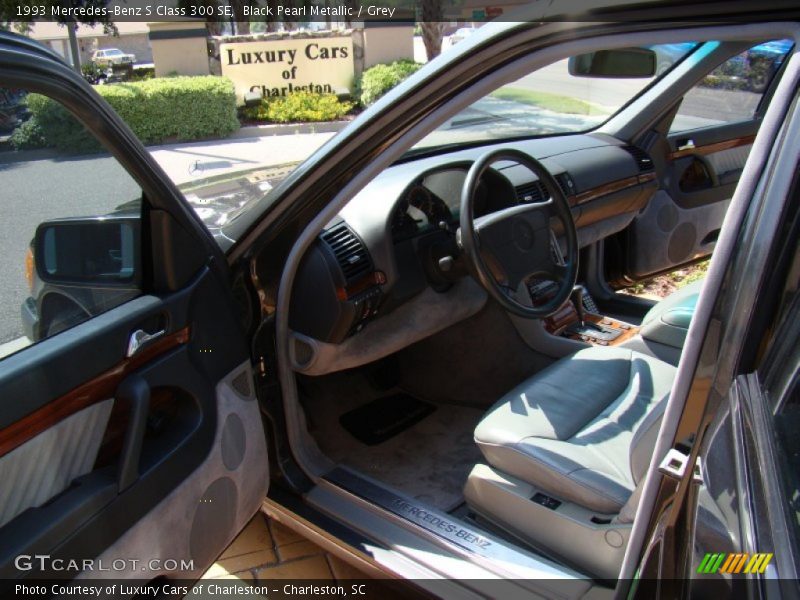 Black Pearl Metallic / Grey 1993 Mercedes-Benz S Class 300 SE