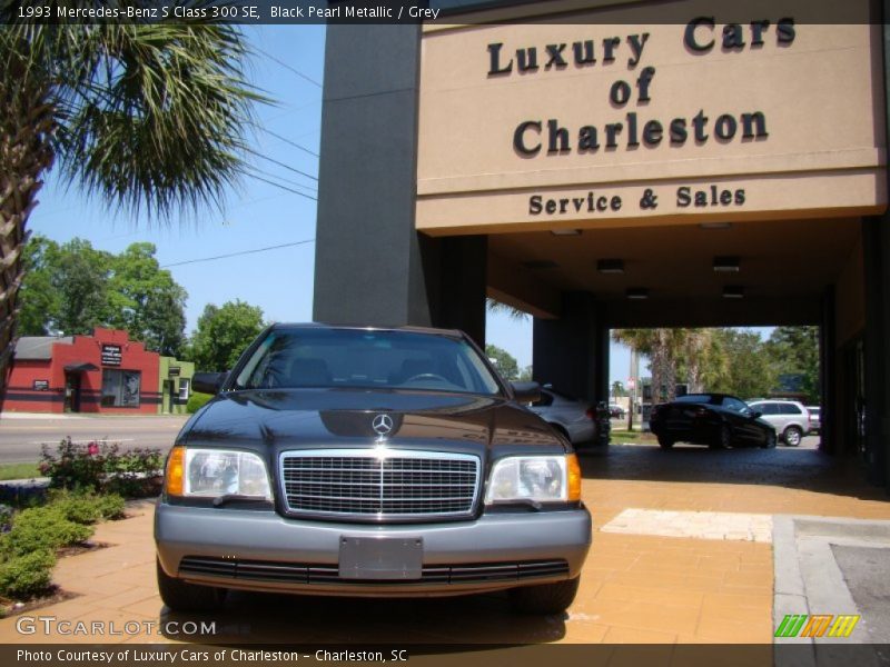 Black Pearl Metallic / Grey 1993 Mercedes-Benz S Class 300 SE