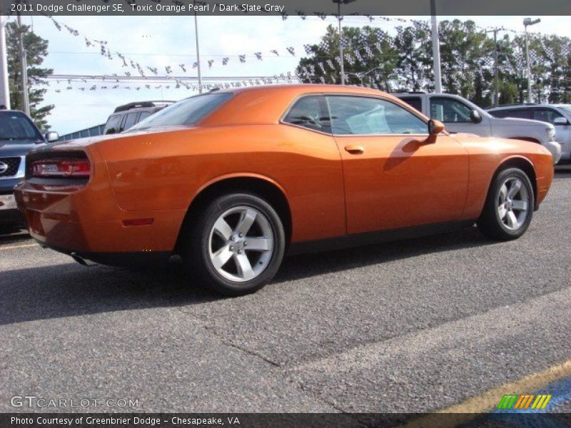 Toxic Orange Pearl / Dark Slate Gray 2011 Dodge Challenger SE