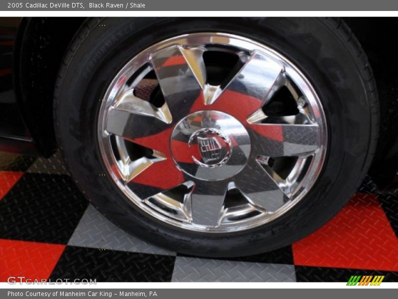 Black Raven / Shale 2005 Cadillac DeVille DTS