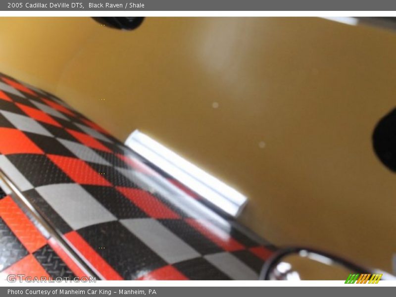Black Raven / Shale 2005 Cadillac DeVille DTS