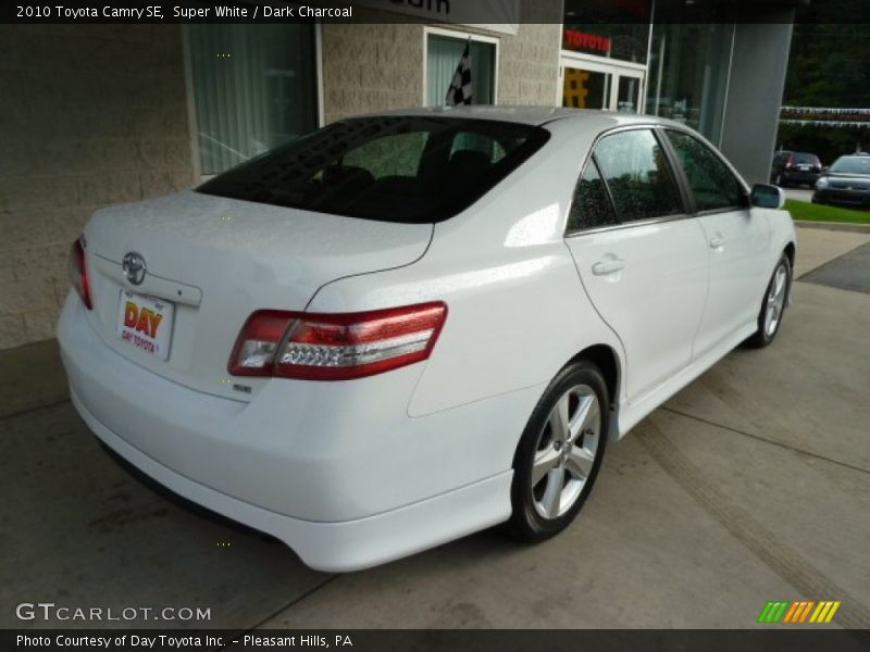 Super White / Dark Charcoal 2010 Toyota Camry SE
