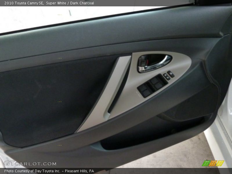 Super White / Dark Charcoal 2010 Toyota Camry SE