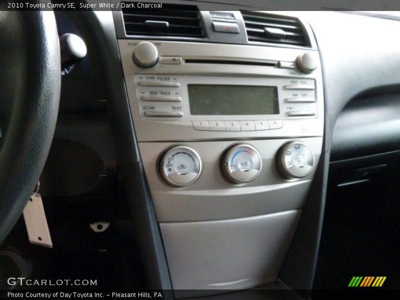 Super White / Dark Charcoal 2010 Toyota Camry SE