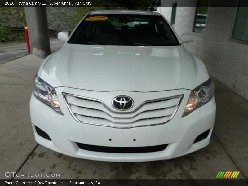 Super White / Ash Gray 2010 Toyota Camry LE