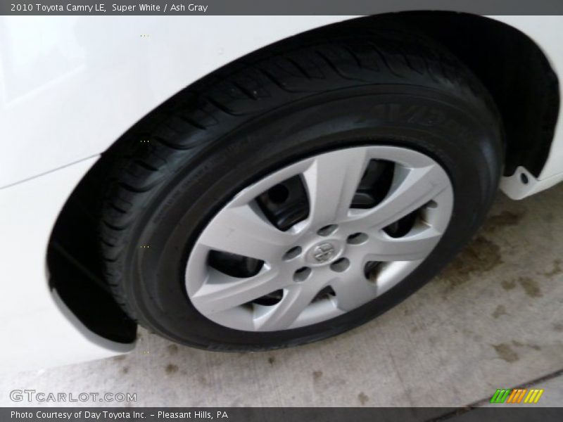Super White / Ash Gray 2010 Toyota Camry LE