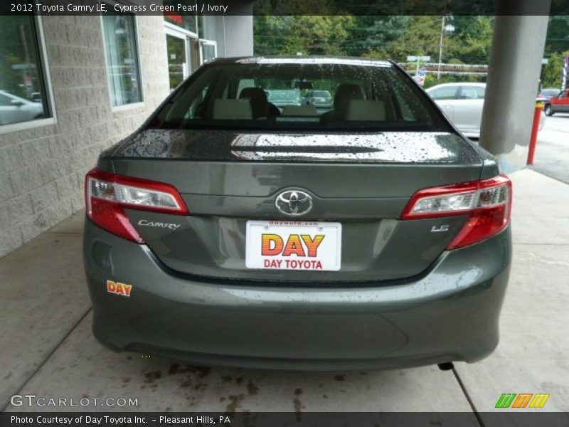 Cypress Green Pearl / Ivory 2012 Toyota Camry LE