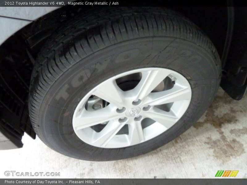 Magnetic Gray Metallic / Ash 2012 Toyota Highlander V6 4WD