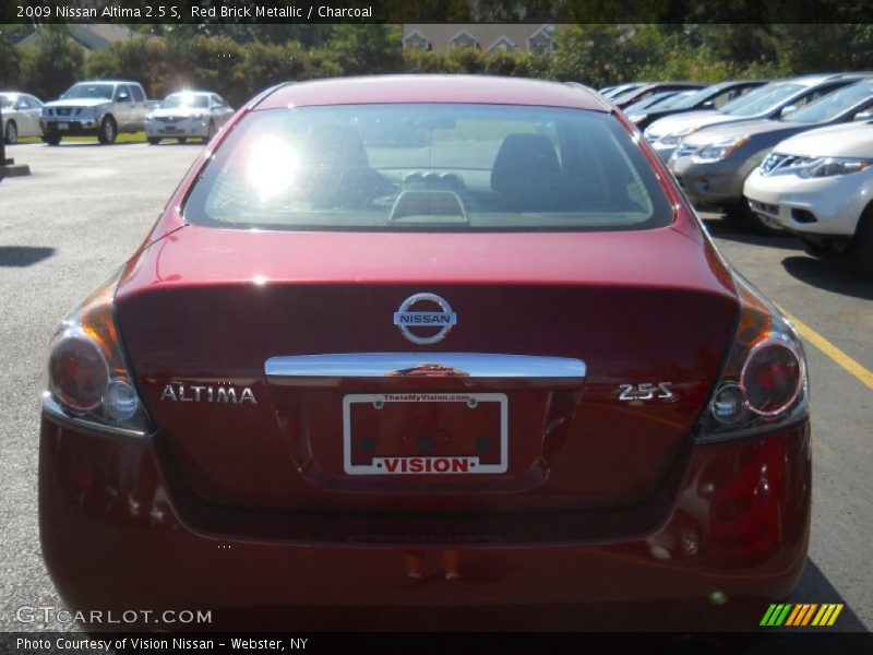 Red Brick Metallic / Charcoal 2009 Nissan Altima 2.5 S