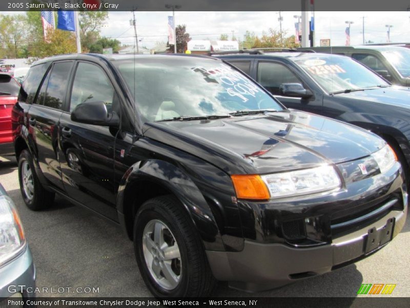 Black Onyx / Gray 2005 Saturn VUE