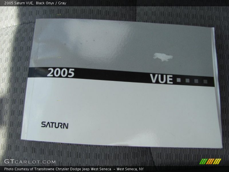Black Onyx / Gray 2005 Saturn VUE