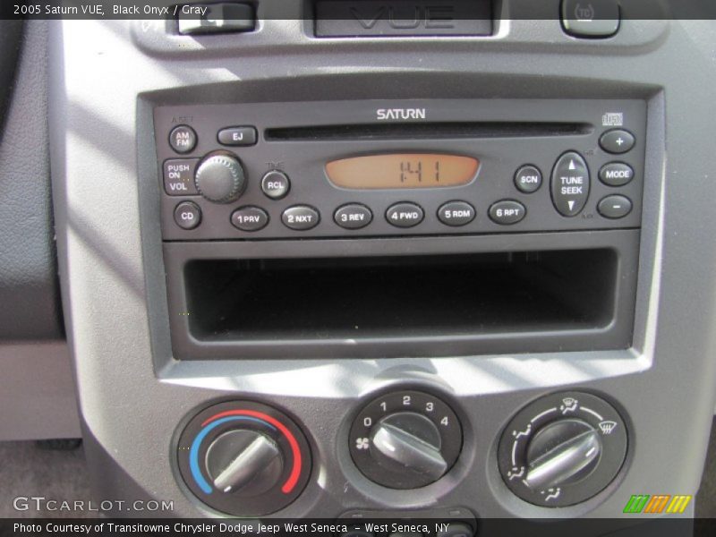Black Onyx / Gray 2005 Saturn VUE