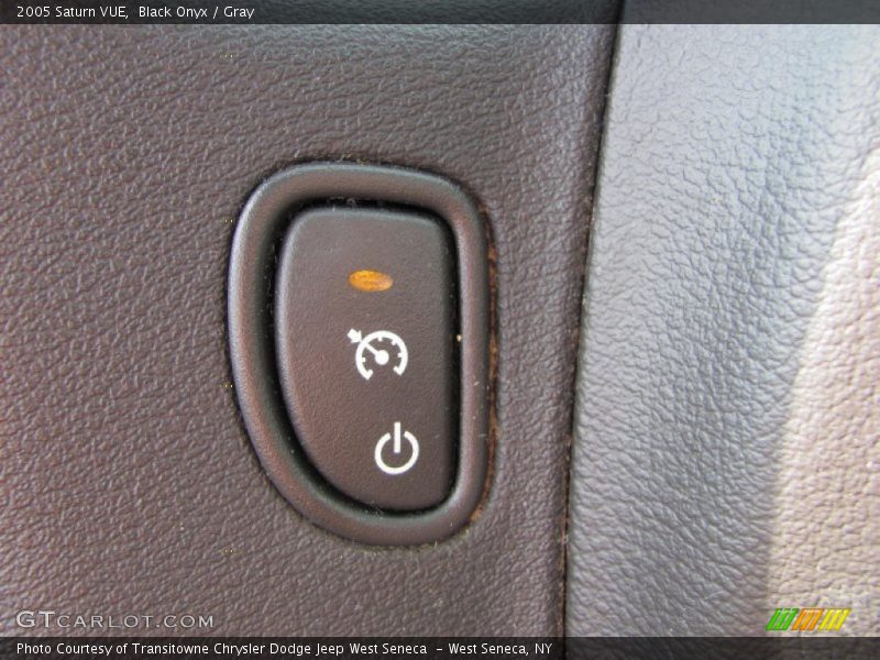 Black Onyx / Gray 2005 Saturn VUE