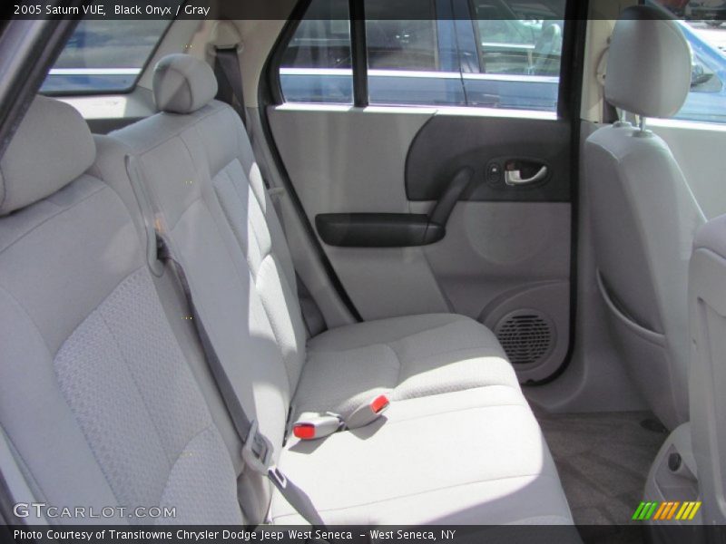 Black Onyx / Gray 2005 Saturn VUE
