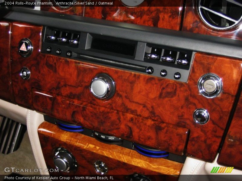 Anthracite/Silver Sand / Oatmeal 2004 Rolls-Royce Phantom