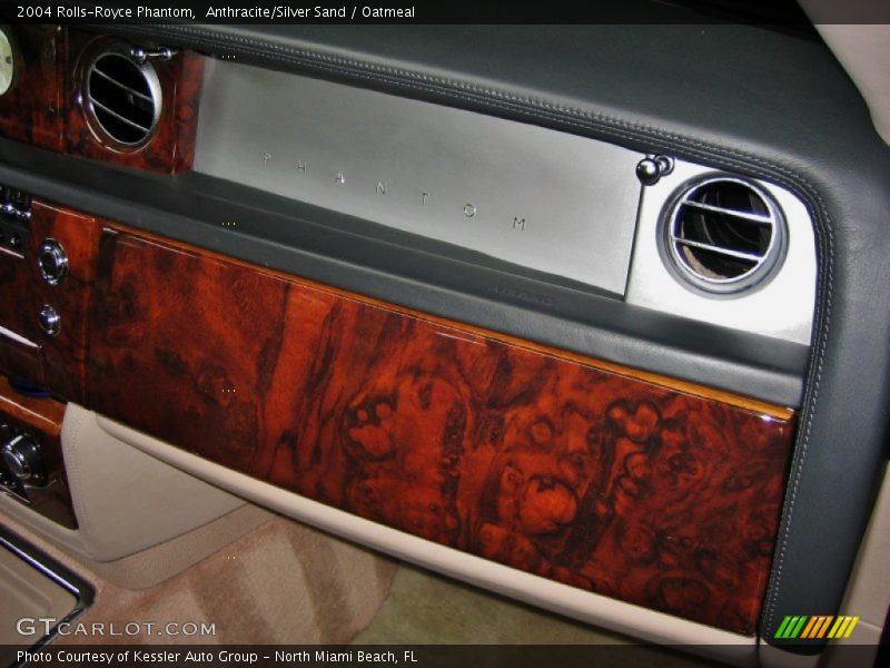 Anthracite/Silver Sand / Oatmeal 2004 Rolls-Royce Phantom