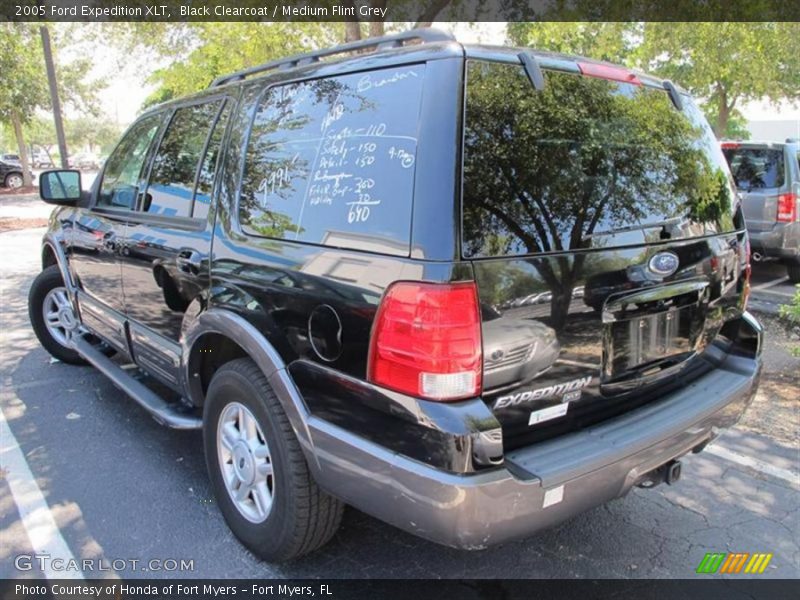 Black Clearcoat / Medium Flint Grey 2005 Ford Expedition XLT