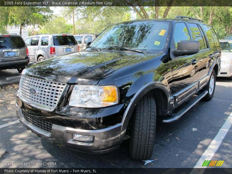 Black Clearcoat / Medium Flint Grey 2005 Ford Expedition XLT