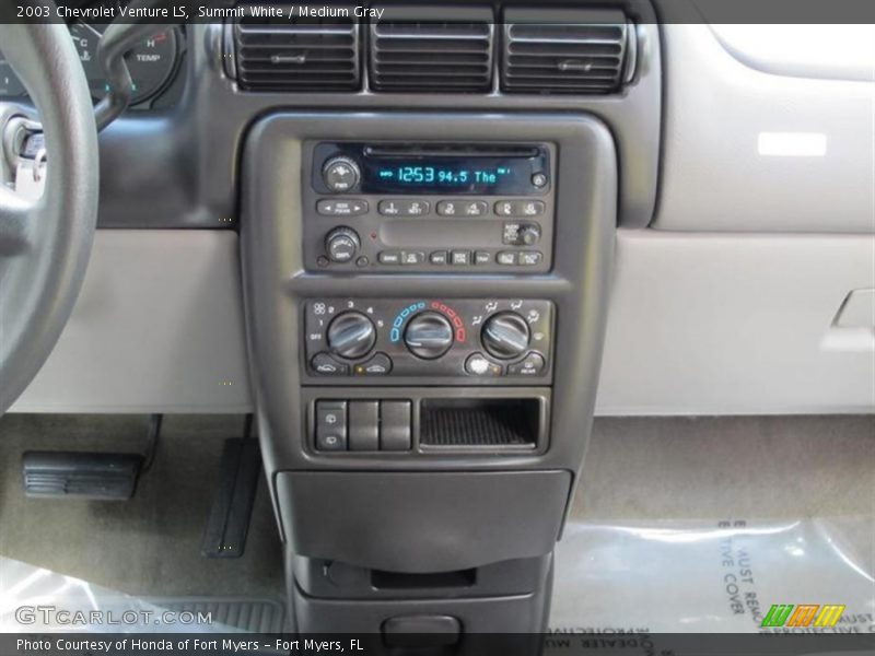 Summit White / Medium Gray 2003 Chevrolet Venture LS