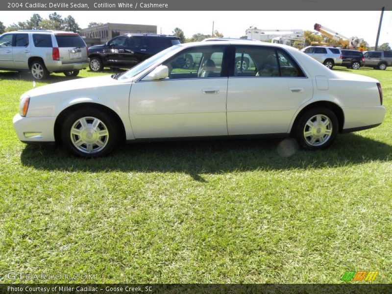 Cotillion White / Cashmere 2004 Cadillac DeVille Sedan