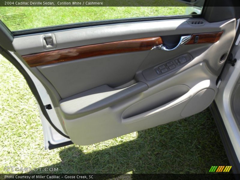 Cotillion White / Cashmere 2004 Cadillac DeVille Sedan