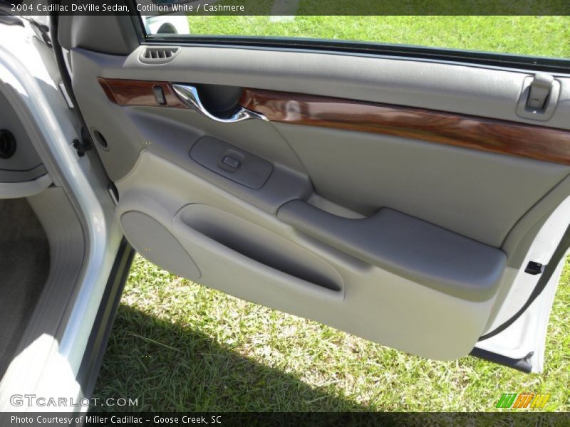 Cotillion White / Cashmere 2004 Cadillac DeVille Sedan