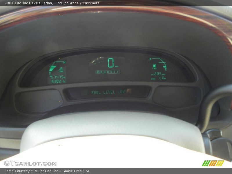 Cotillion White / Cashmere 2004 Cadillac DeVille Sedan