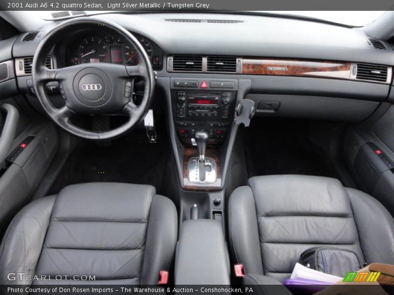 Dashboard of 2001 A6 4.2 quattro Sedan
