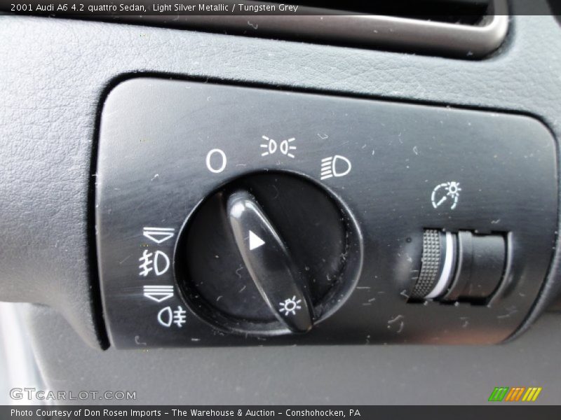 Controls of 2001 A6 4.2 quattro Sedan