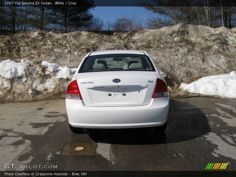White / Gray 2007 Kia Spectra EX Sedan