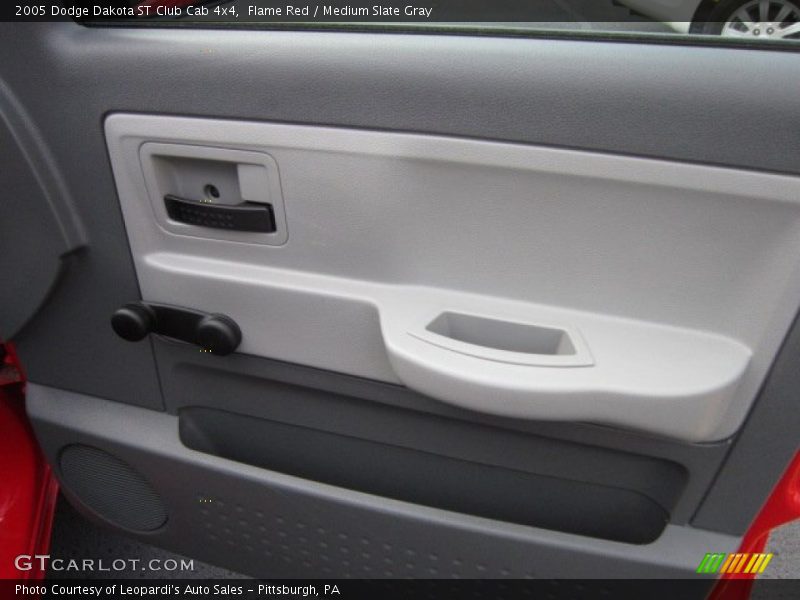 Flame Red / Medium Slate Gray 2005 Dodge Dakota ST Club Cab 4x4