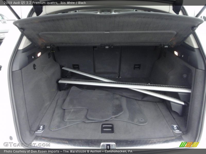  2009 Q5 3.2 Premium quattro Trunk