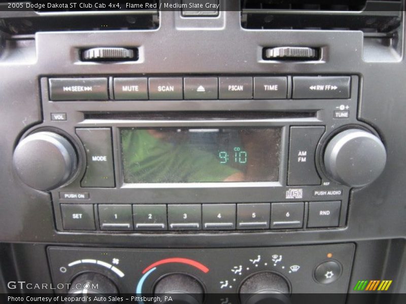 Audio System of 2005 Dakota ST Club Cab 4x4
