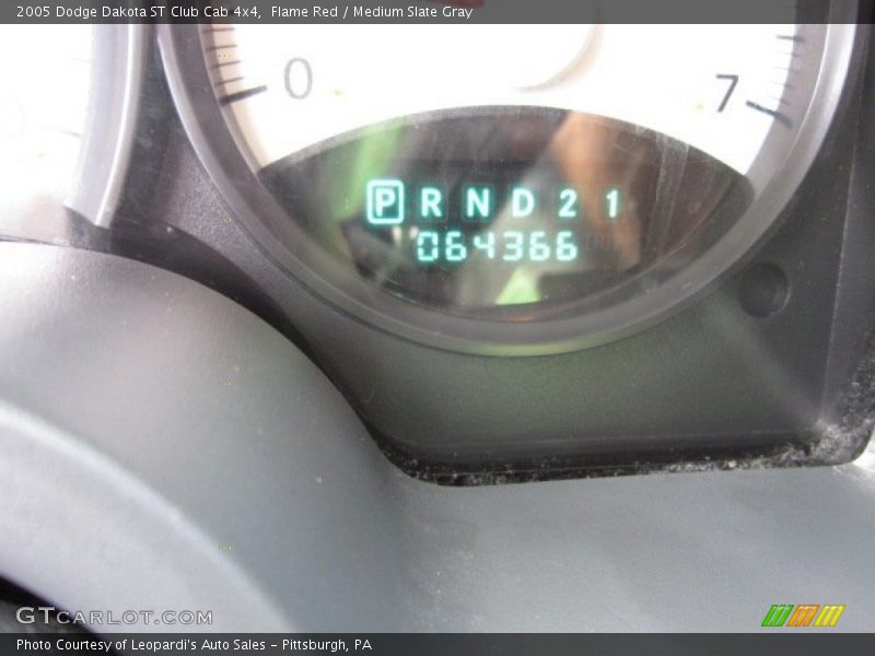 Flame Red / Medium Slate Gray 2005 Dodge Dakota ST Club Cab 4x4