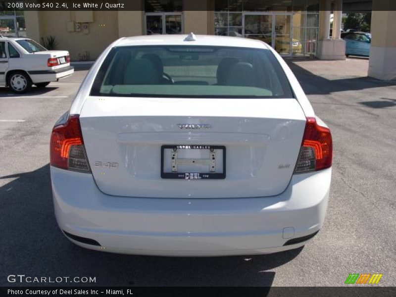 Ice White / Quartz 2008 Volvo S40 2.4i
