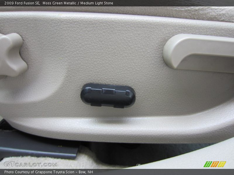 Moss Green Metallic / Medium Light Stone 2009 Ford Fusion SE