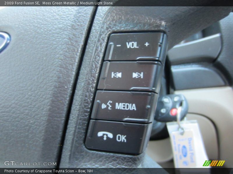 Moss Green Metallic / Medium Light Stone 2009 Ford Fusion SE