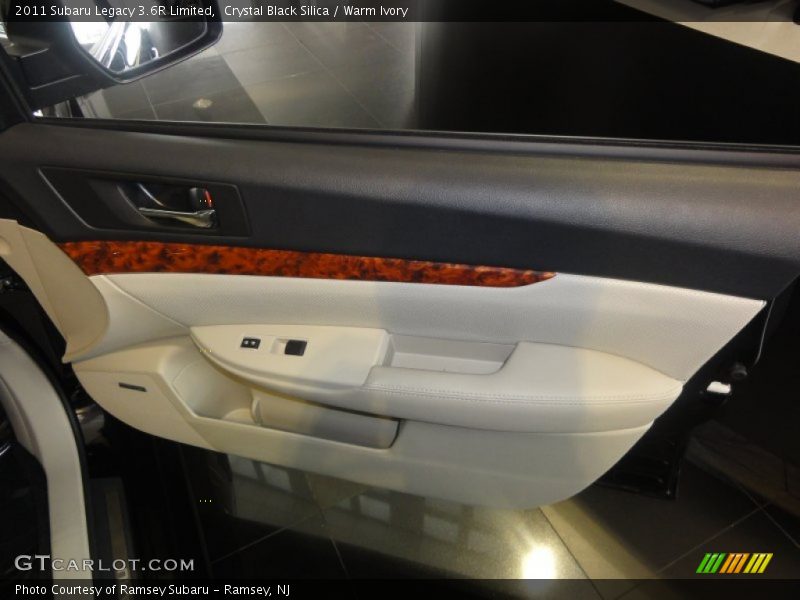 Crystal Black Silica / Warm Ivory 2011 Subaru Legacy 3.6R Limited