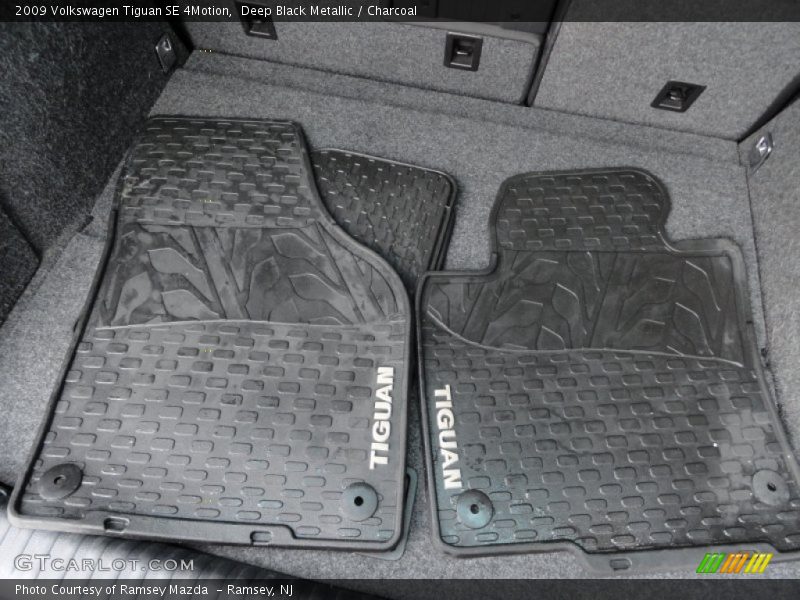 Deep Black Metallic / Charcoal 2009 Volkswagen Tiguan SE 4Motion