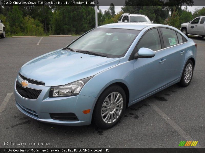 Front 3/4 View of 2012 Cruze Eco