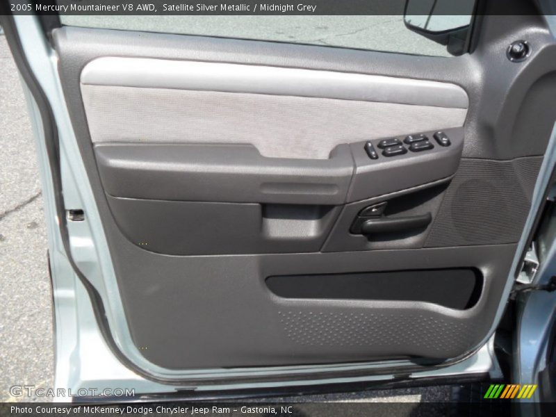 Door Panel of 2005 Mountaineer V8 AWD