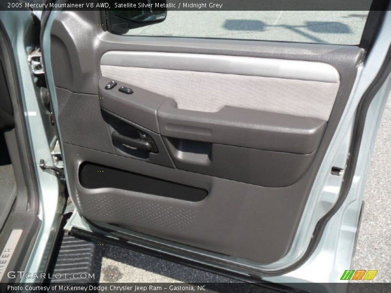 Door Panel of 2005 Mountaineer V8 AWD