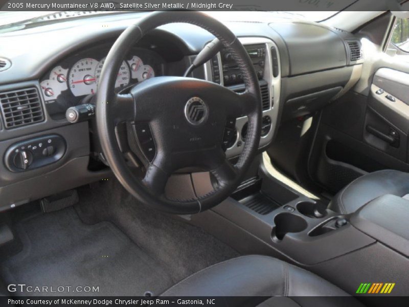 2005 Mountaineer V8 AWD Midnight Grey Interior