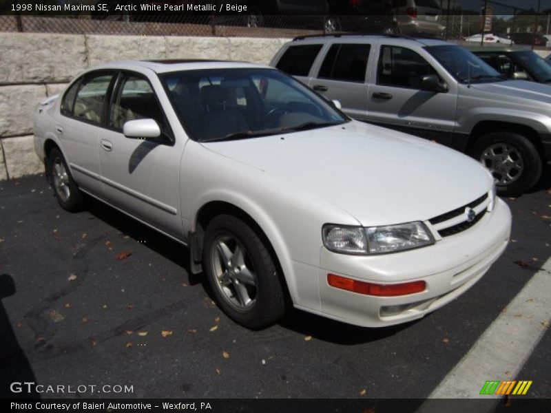 Arctic White Pearl Metallic / Beige 1998 Nissan Maxima SE