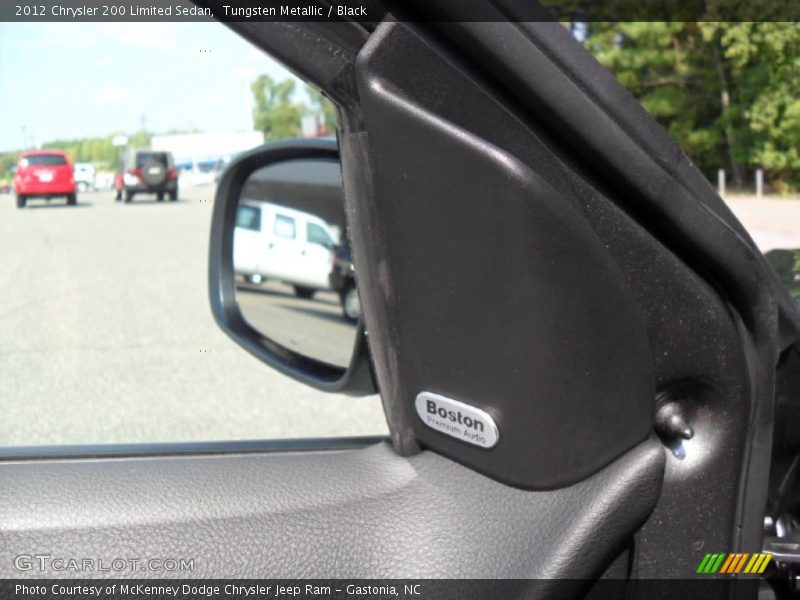 Audio System of 2012 200 Limited Sedan