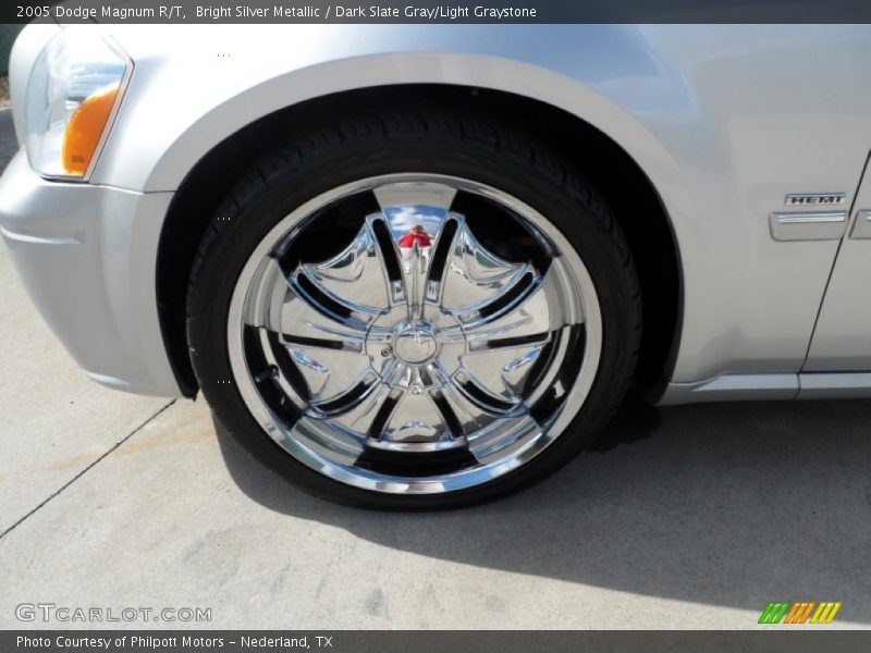 Bright Silver Metallic / Dark Slate Gray/Light Graystone 2005 Dodge Magnum R/T