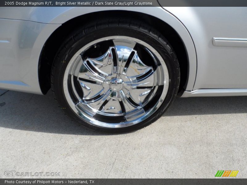 Bright Silver Metallic / Dark Slate Gray/Light Graystone 2005 Dodge Magnum R/T